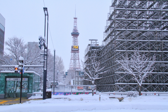 雪が降る札幌